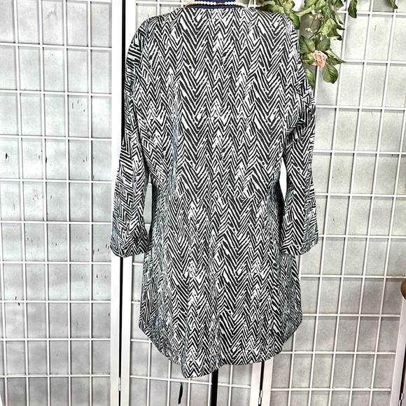 CAbi Zebra Print Tunic Blazer Size Large - Picture 8 of 13